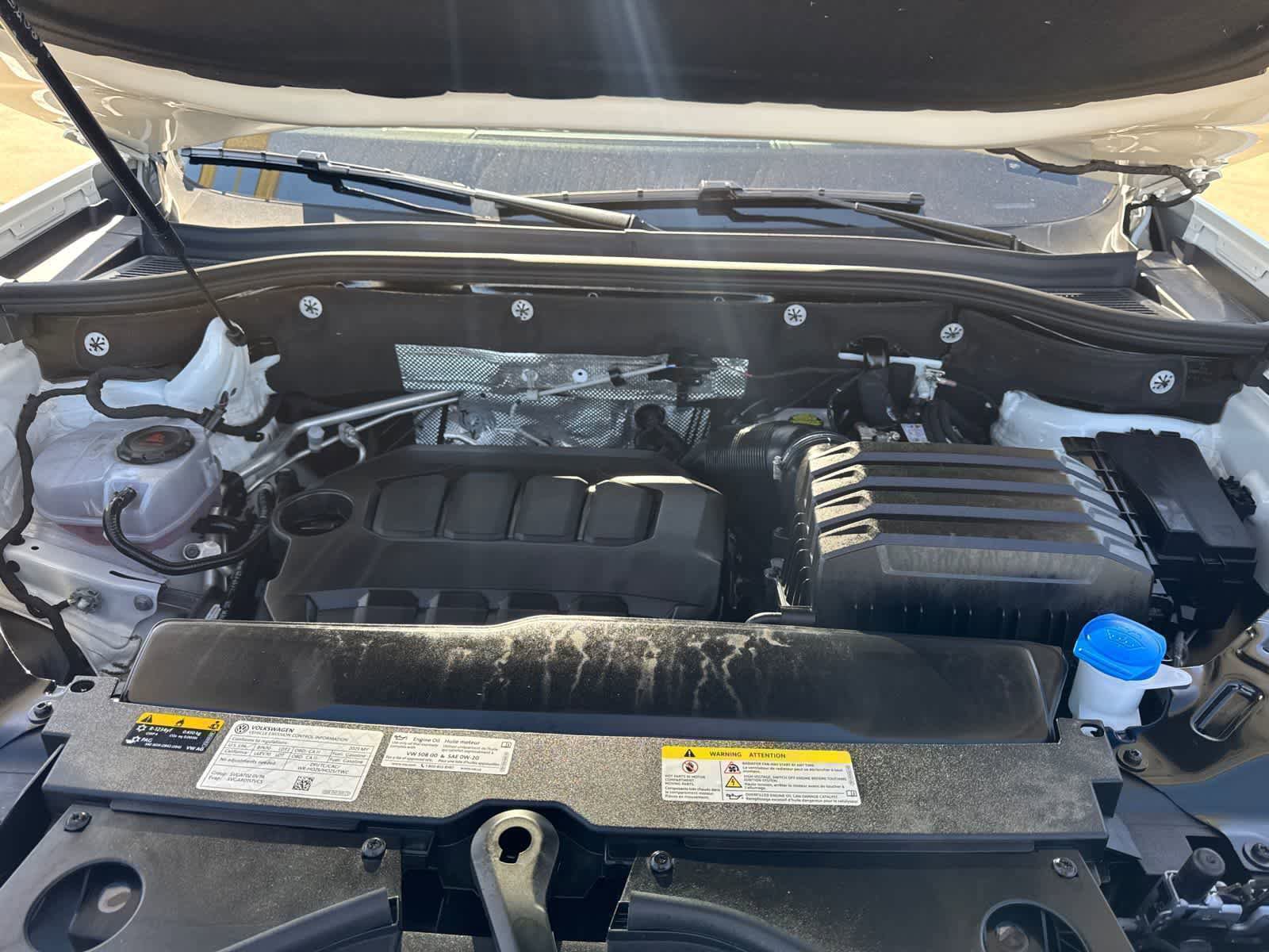 Used 2025 Volkswagen Atlas SEL Premium R-Line AWD/4WD image 9
