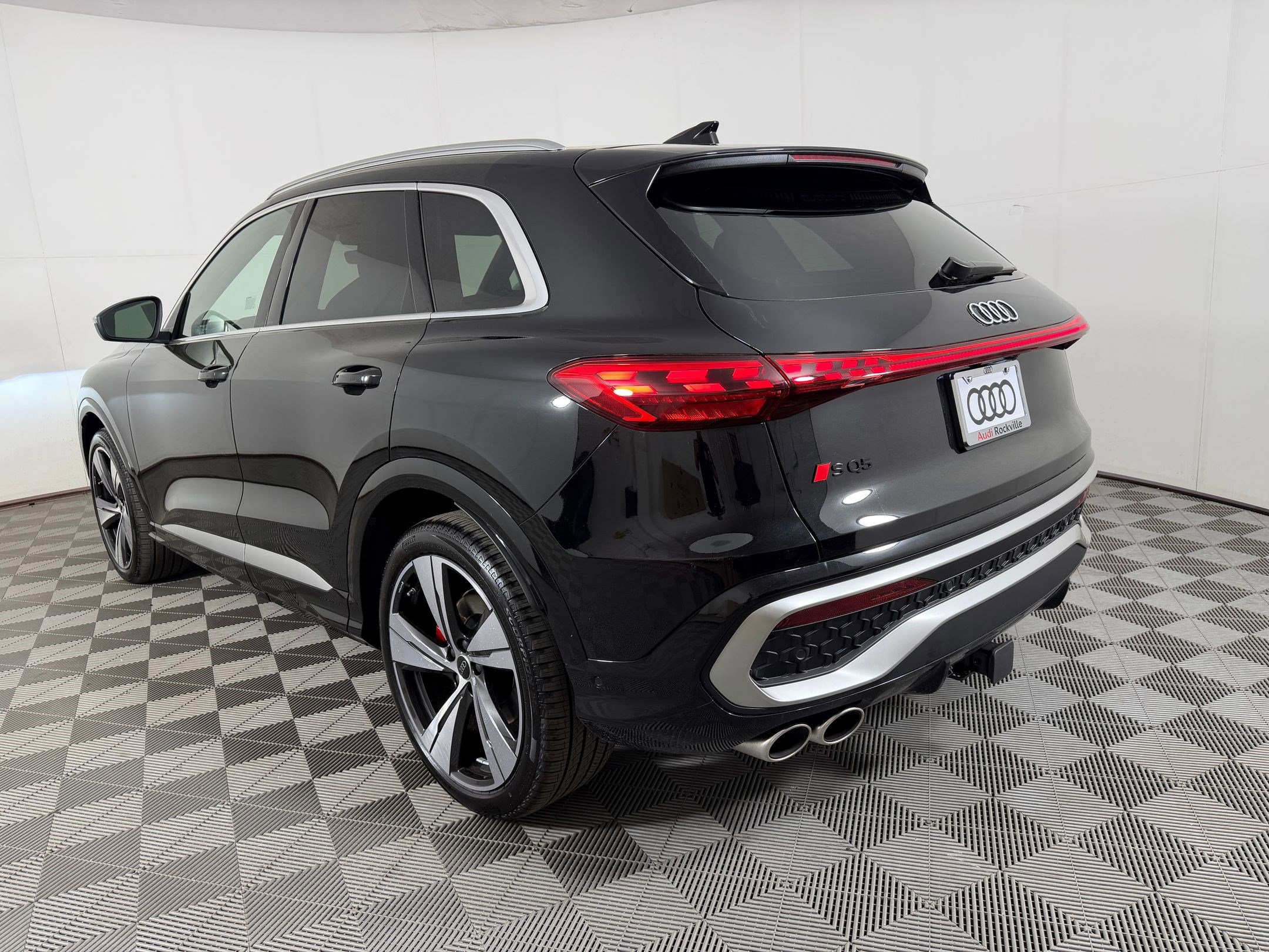 New 2026 Audi SQ5 Premium Plus AWD/4WD image 3