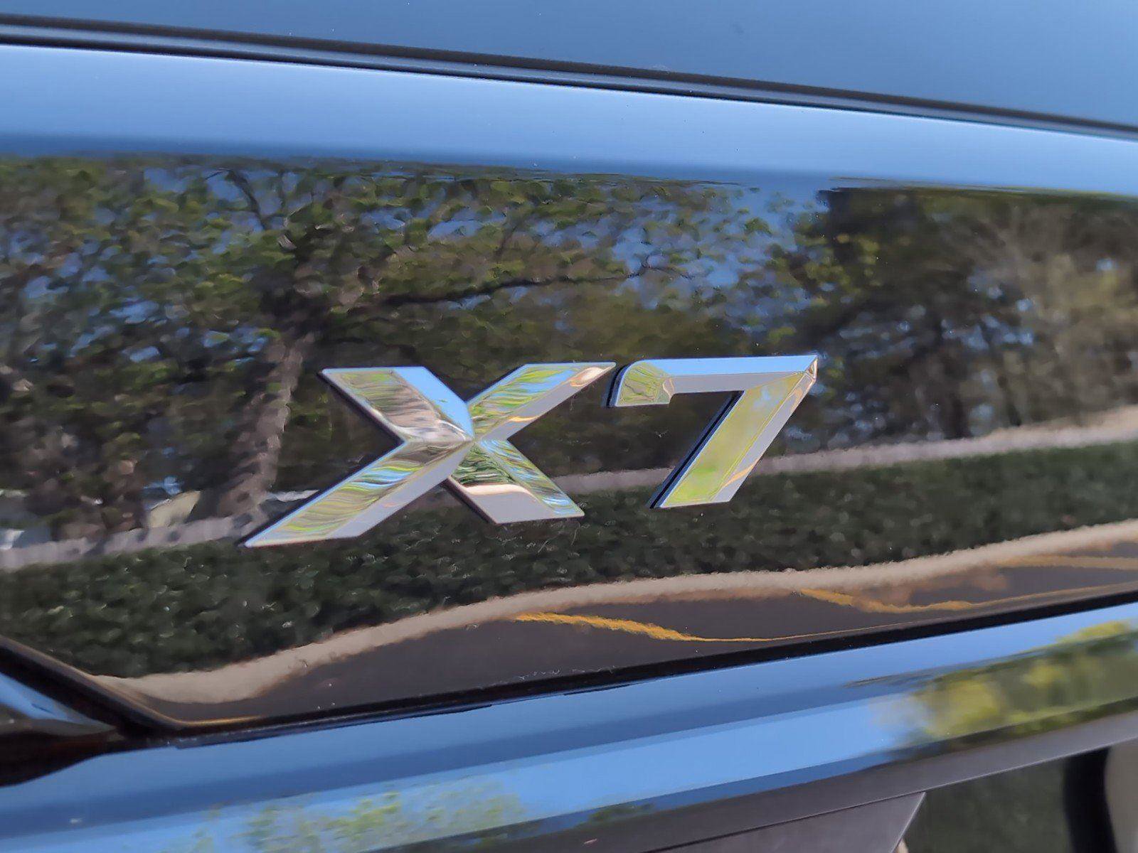 Used 2025 BMW X7 xDrive40i w/ Executive Package image 10