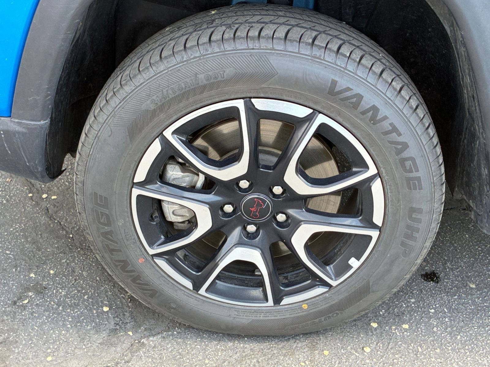 Used 2025 Jeep Compass Trailhawk AWD/4WD image 29