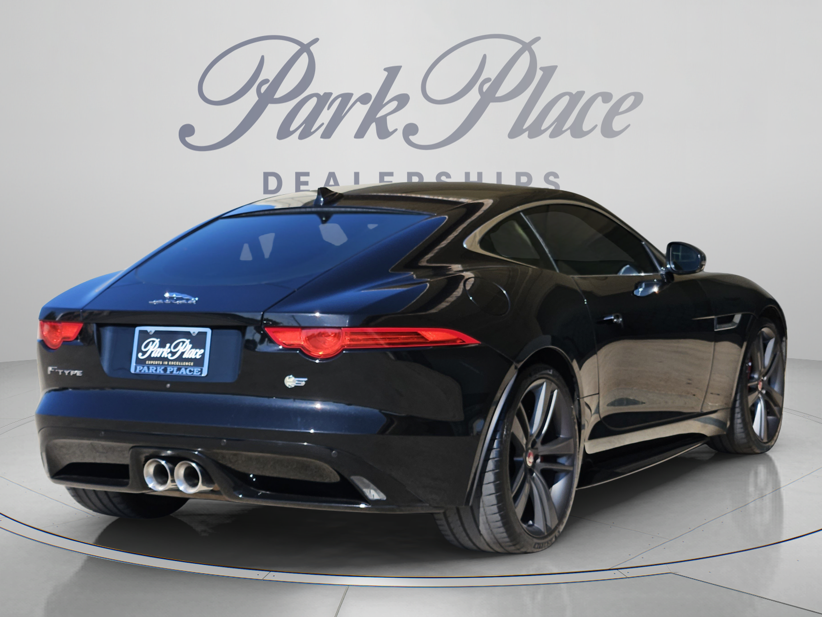 Used 2017 Jaguar F-TYPE S RWD image 6