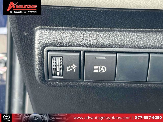 Certified 2020 Toyota Corolla SE w/ SE Premium Package FWD image 23
