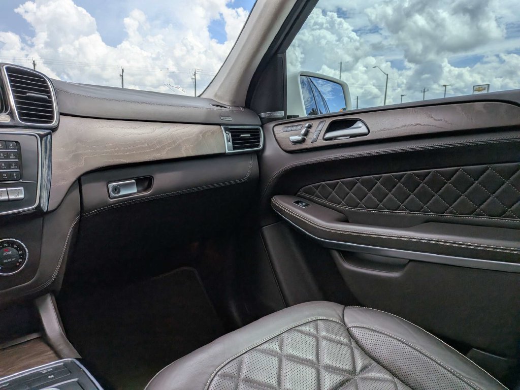 Used 2019 Mercedes-Benz GLS 550 4MATIC image 17