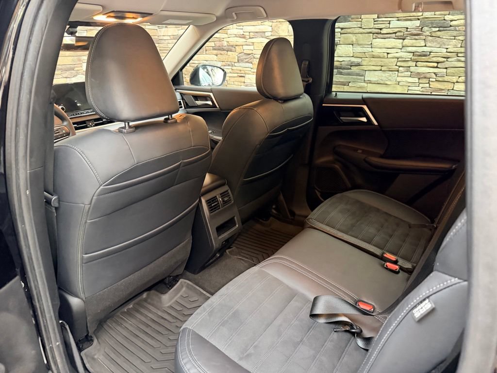 Used 2022 Mitsubishi Outlander SE AWD/4WD image 19