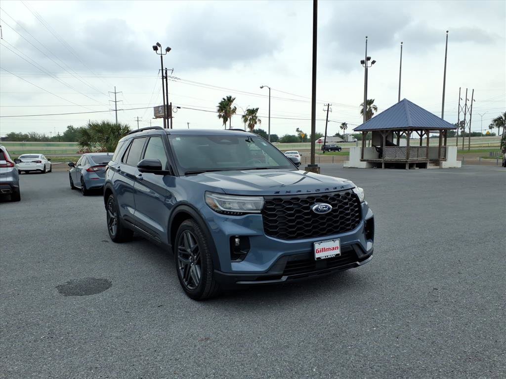 Used 2025 Ford Explorer ST AWD/4WD image 2