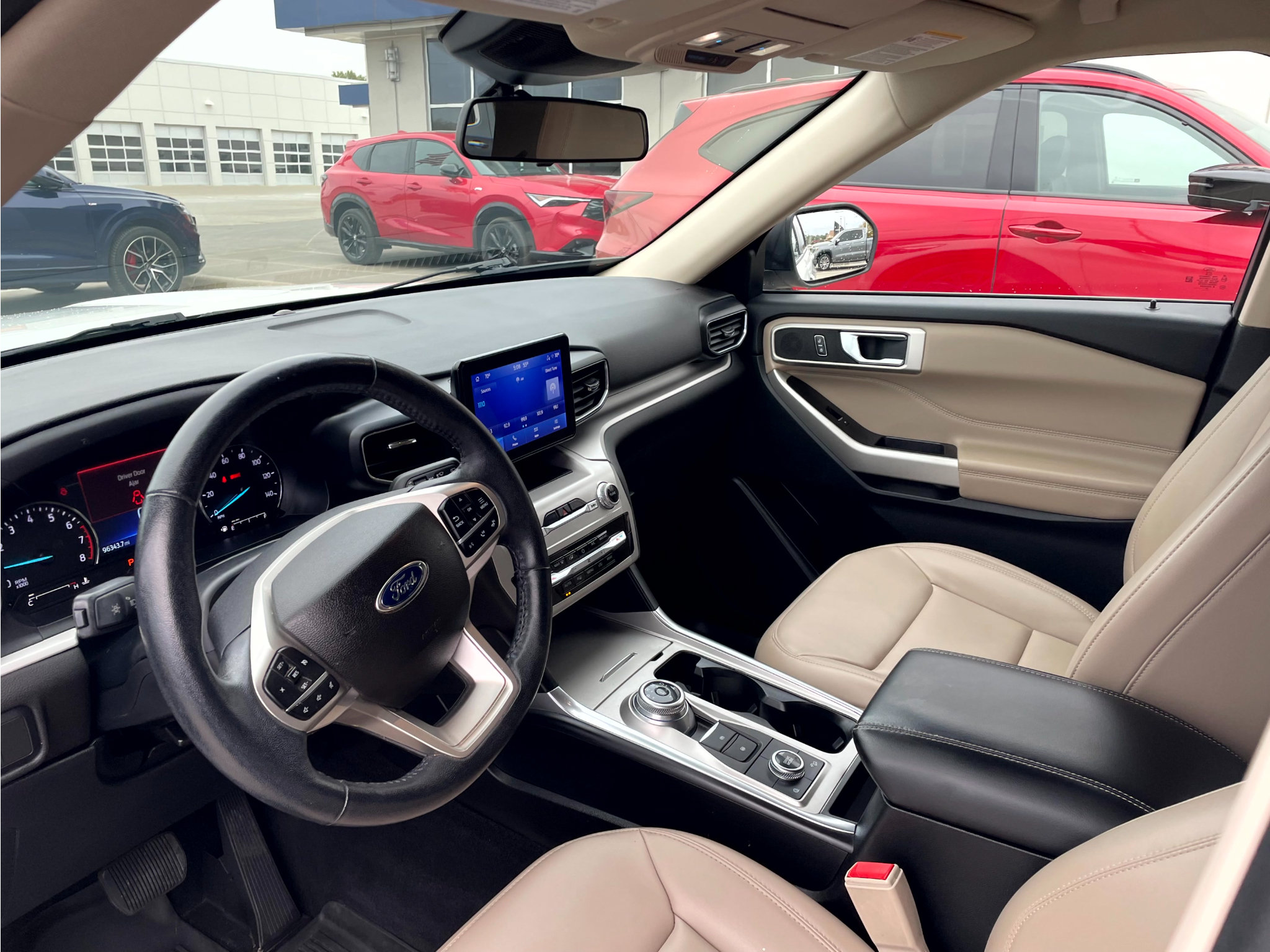 Used 2022 Ford Explorer XLT w/ Equipment Group 202A AWD/4WD image 12