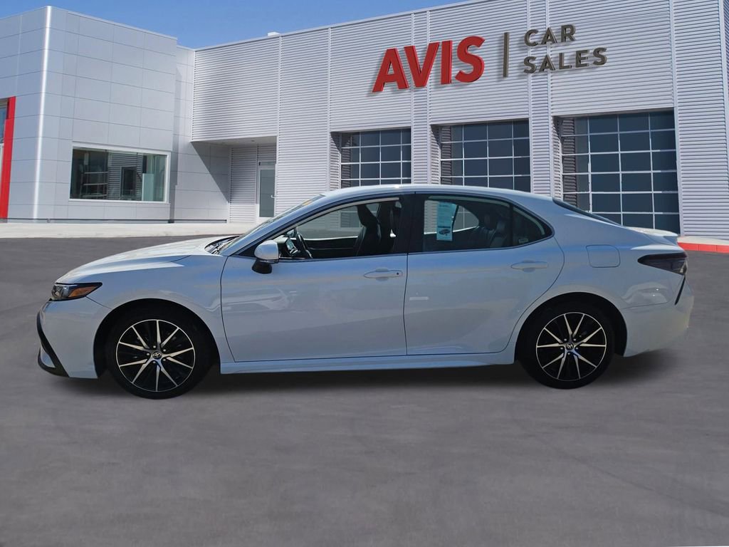 Used 2024 Toyota Camry SE image 2