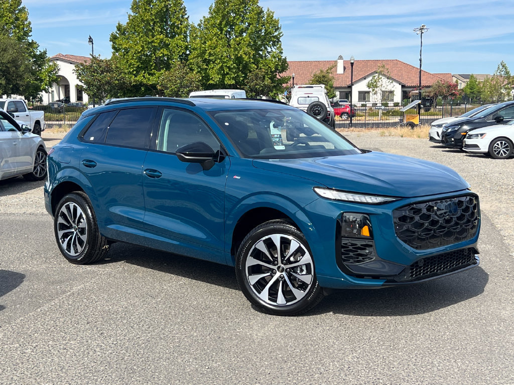 New 2026 Audi Q3 quattro 2.0T AWD/4WD image 3