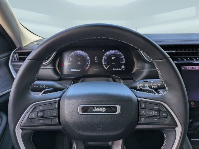Used 2023 Jeep Grand Cherokee Limited w/ Black Appearance Package RWD image 31