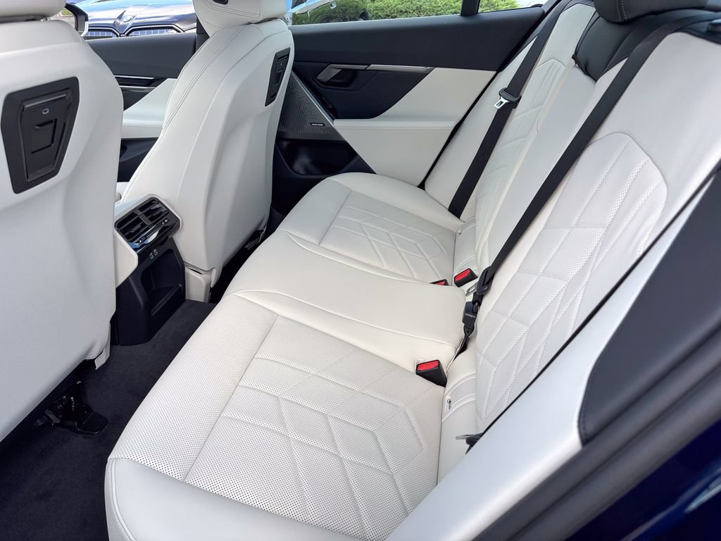 New 2027 BMW 530i xDrive w/ Premium Package AWD/4WD image 31