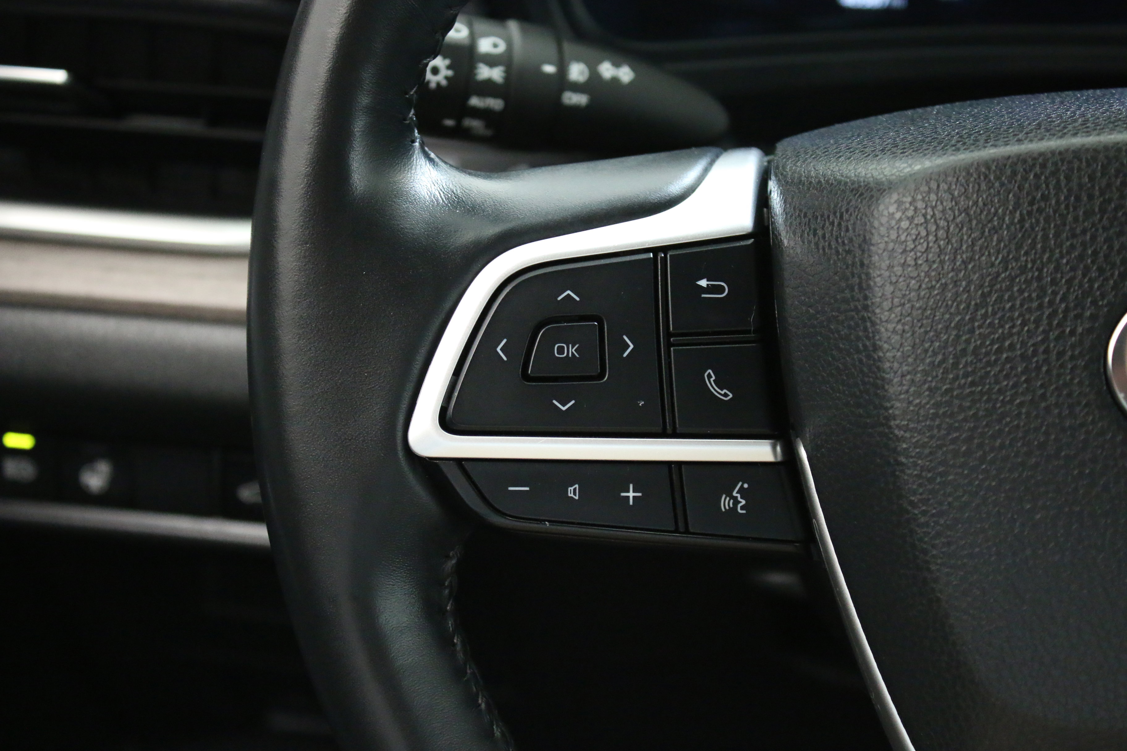 Used 2024 Toyota Grand Highlander Limited image 14