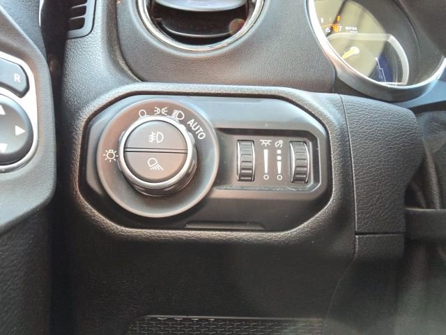 Used 2021 Jeep Gladiator Overland image 11