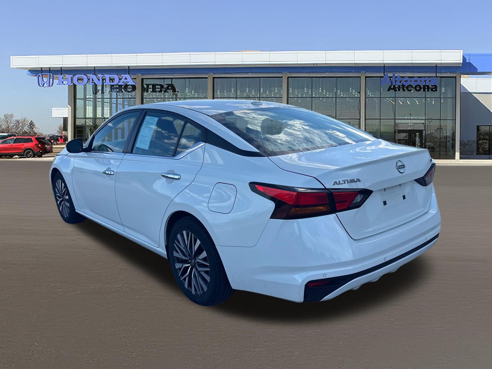 Used 2023 Nissan Altima 2.5 SV FWD image 3