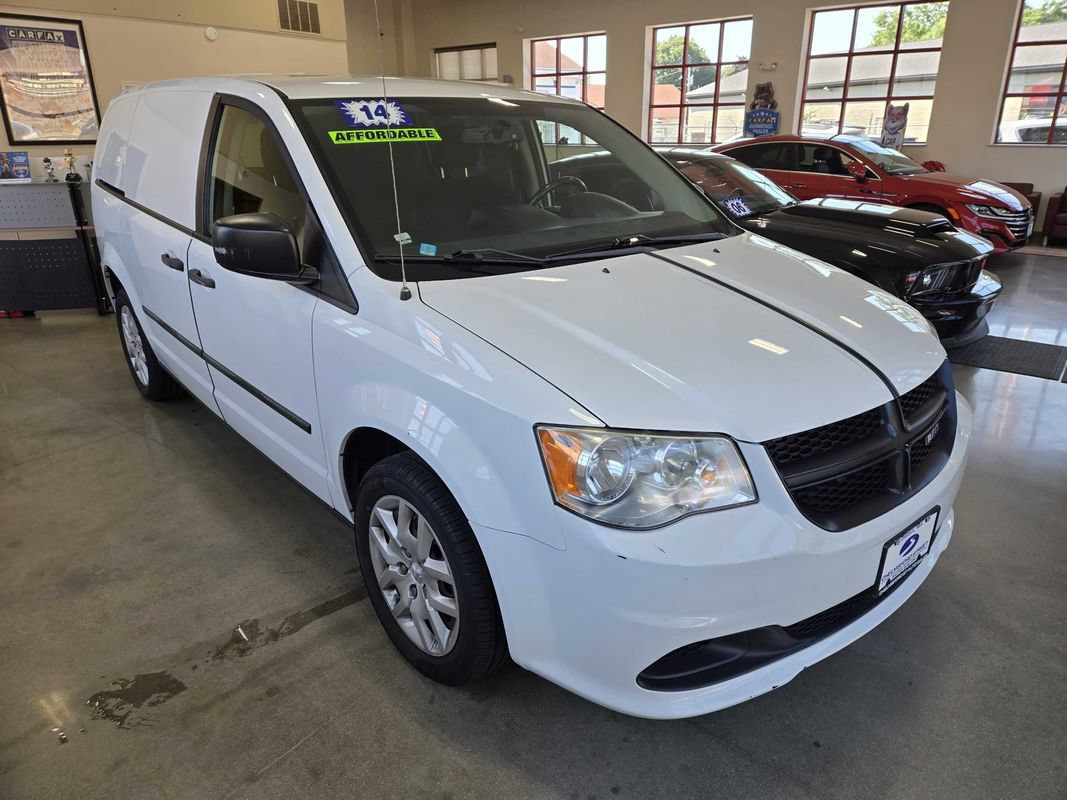 Used 2014 RAM C/V Tradesman w/ UConnect Hands-Free Group FWD image 8