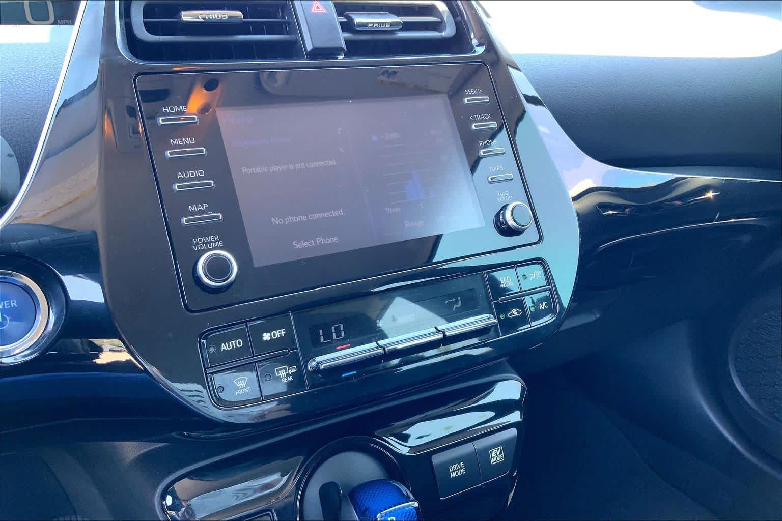 Used 2020 Toyota Prius LE FWD image 31