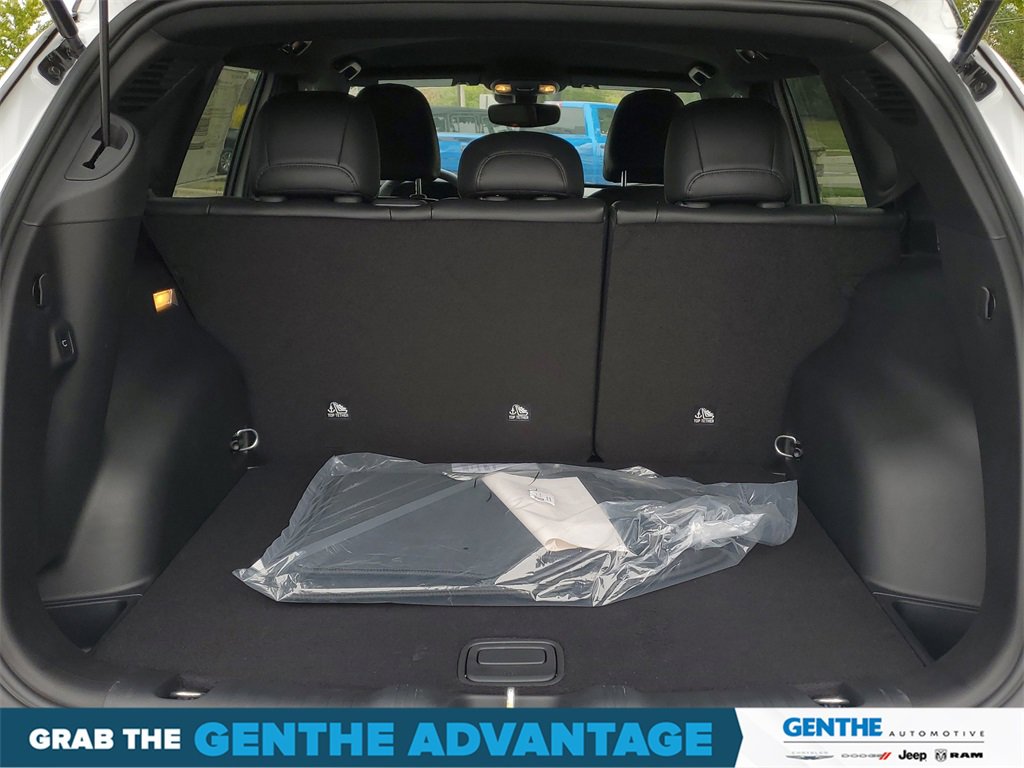 Used 2026 Jeep Compass Limited image 30