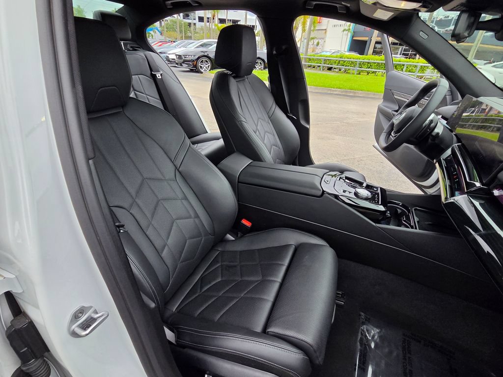 Used 2025 BMW 540i xDrive w/ Premium Package AWD/4WD image 22