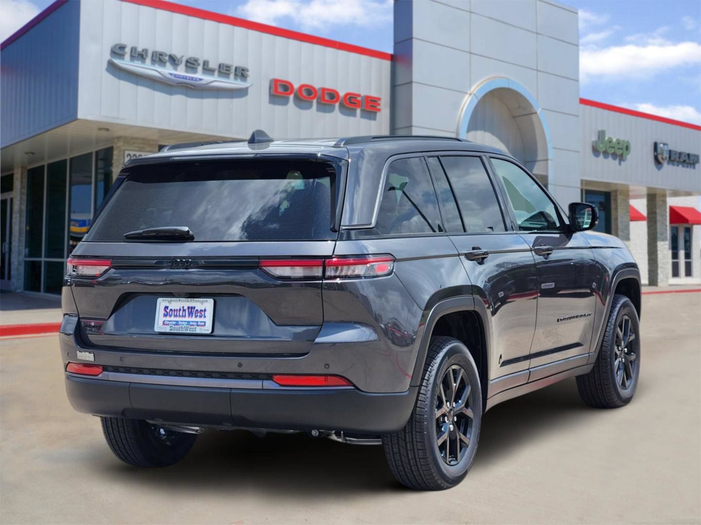 New 2026 Jeep Grand Cherokee Altitude AWD/4WD image 5