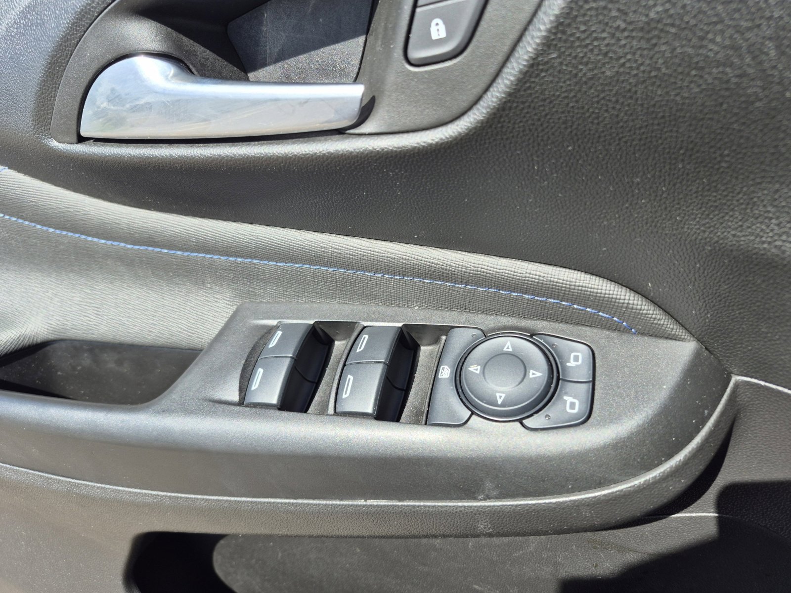 Used 2025 Buick Envista Sport Touring w/ Convenience I Package FWD image 13