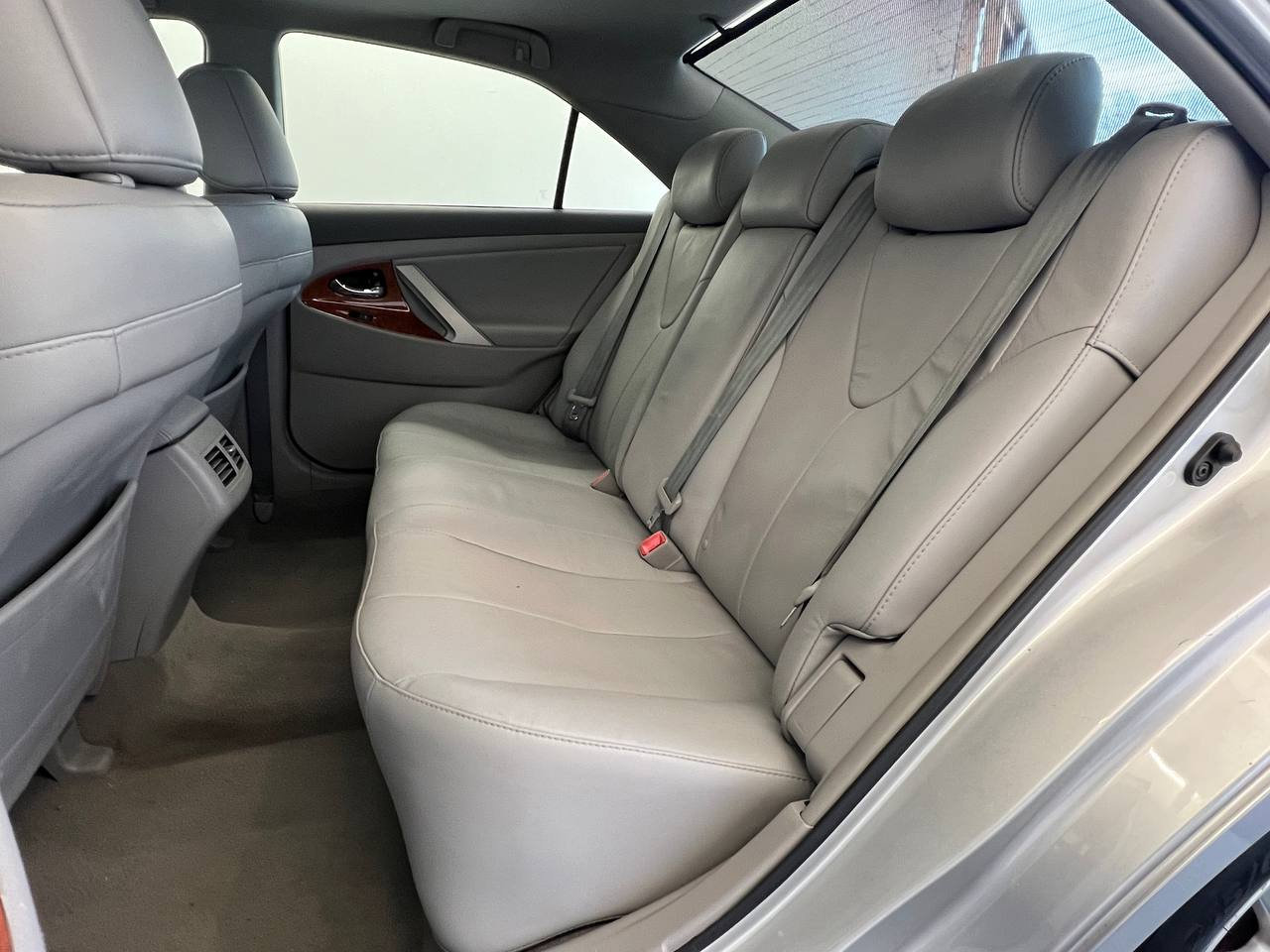 Used 2011 Toyota Camry XLE w/ XLE Extra-Value Pkg #2 image 10