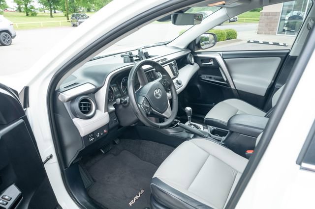 Used 2017 Toyota RAV4 Limited FWD image 17