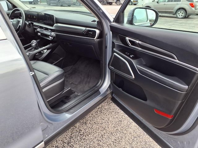 Used 2025 Kia Telluride S image 92