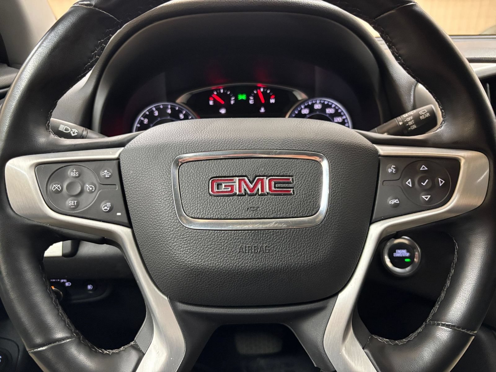 Used 2024 GMC Terrain SLT AWD/4WD image 25