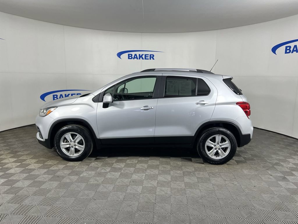 Used 2022 Chevrolet Trax LT w/ LT Convenience Package image 6