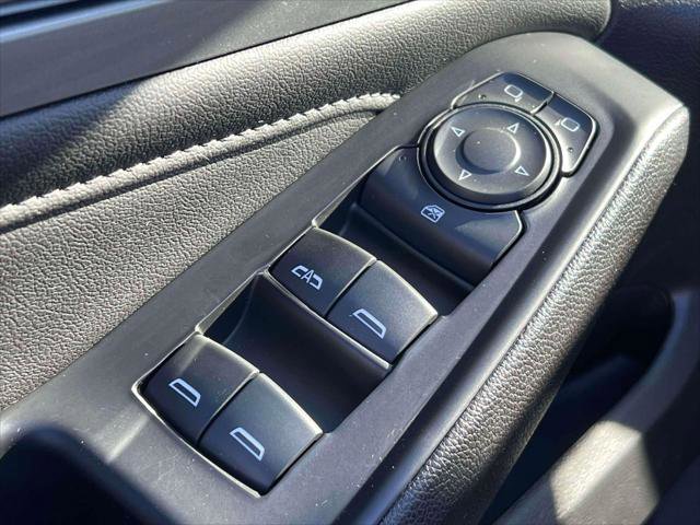 Used 2022 Chevrolet Traverse LT image 16