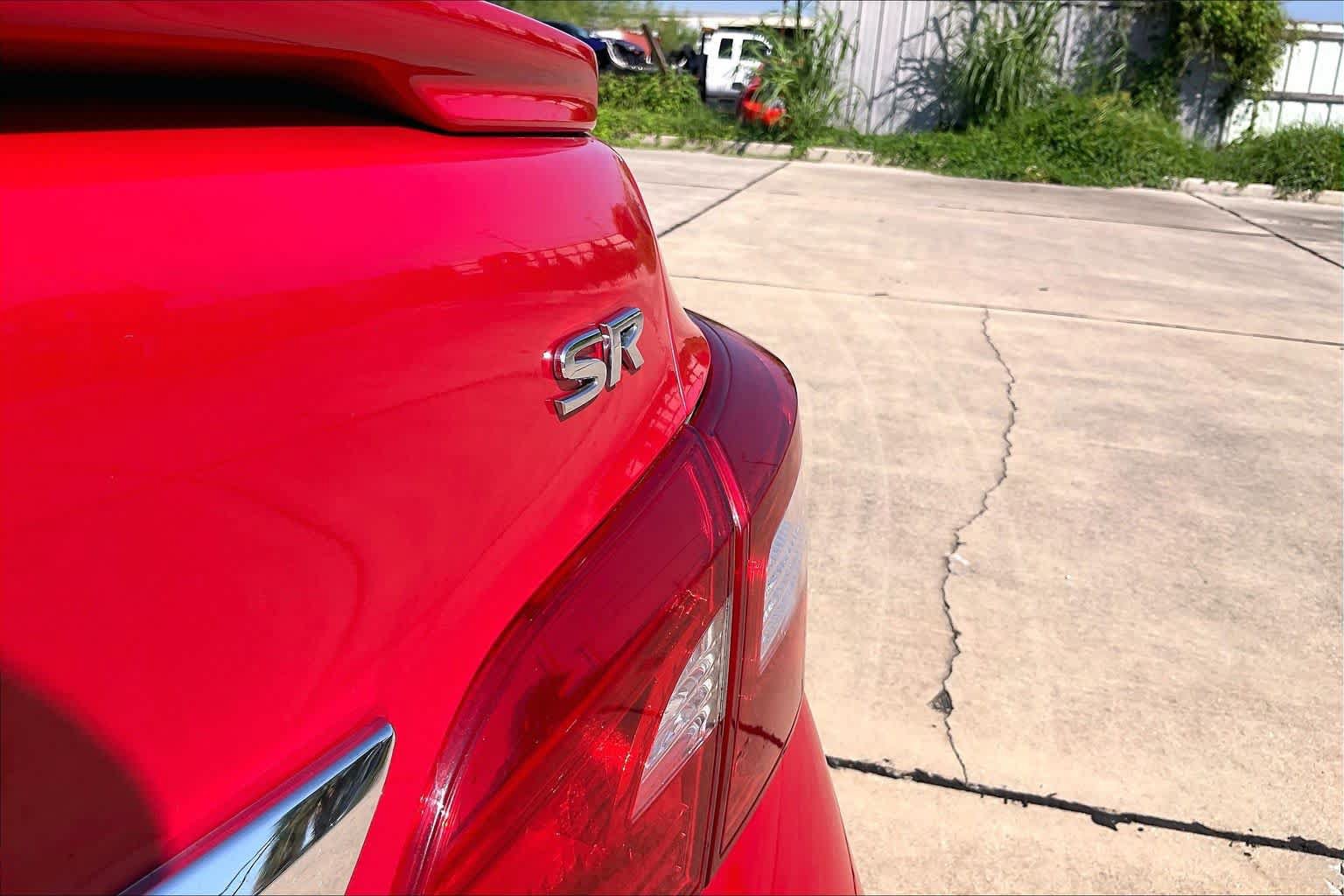 Used 2019 Nissan Sentra SR FWD image 9