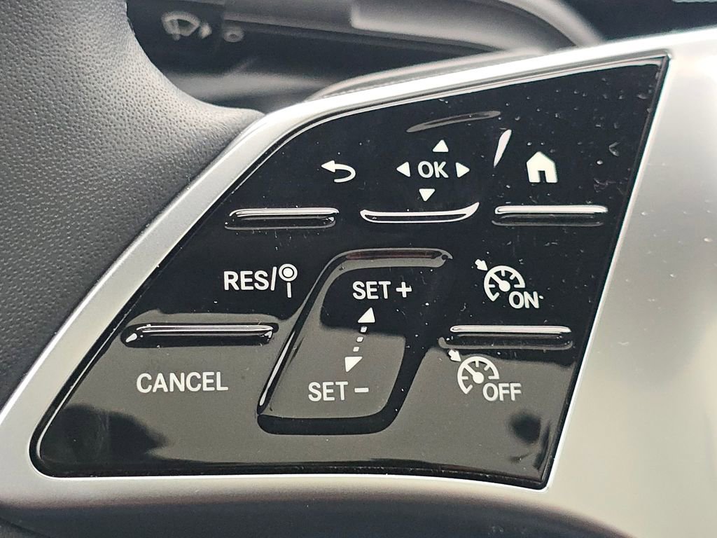 Used 2025 Mercedes-Benz CLA 250 4MATIC image 32