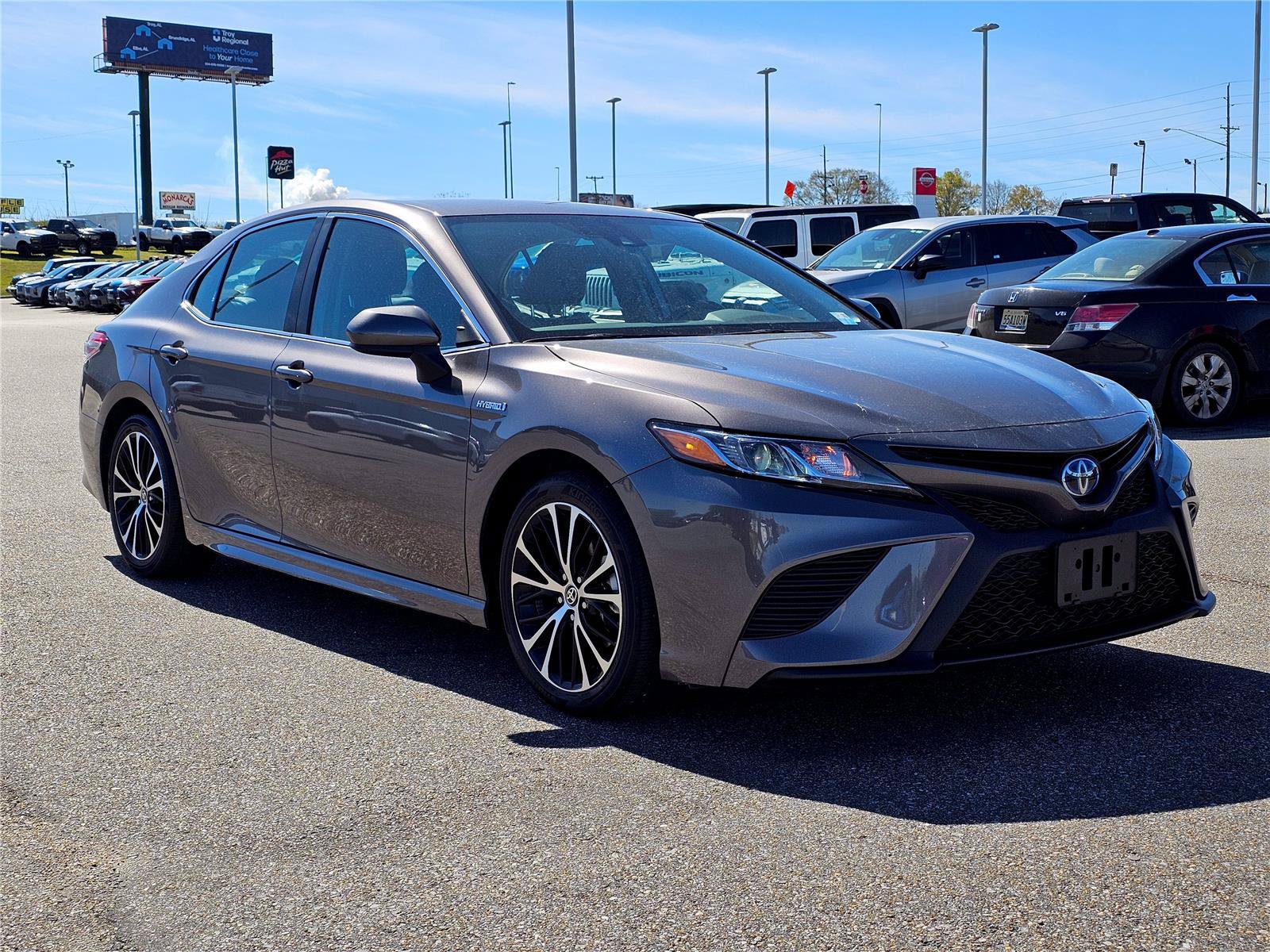 Used 2020 Toyota Camry SE FWD image 5