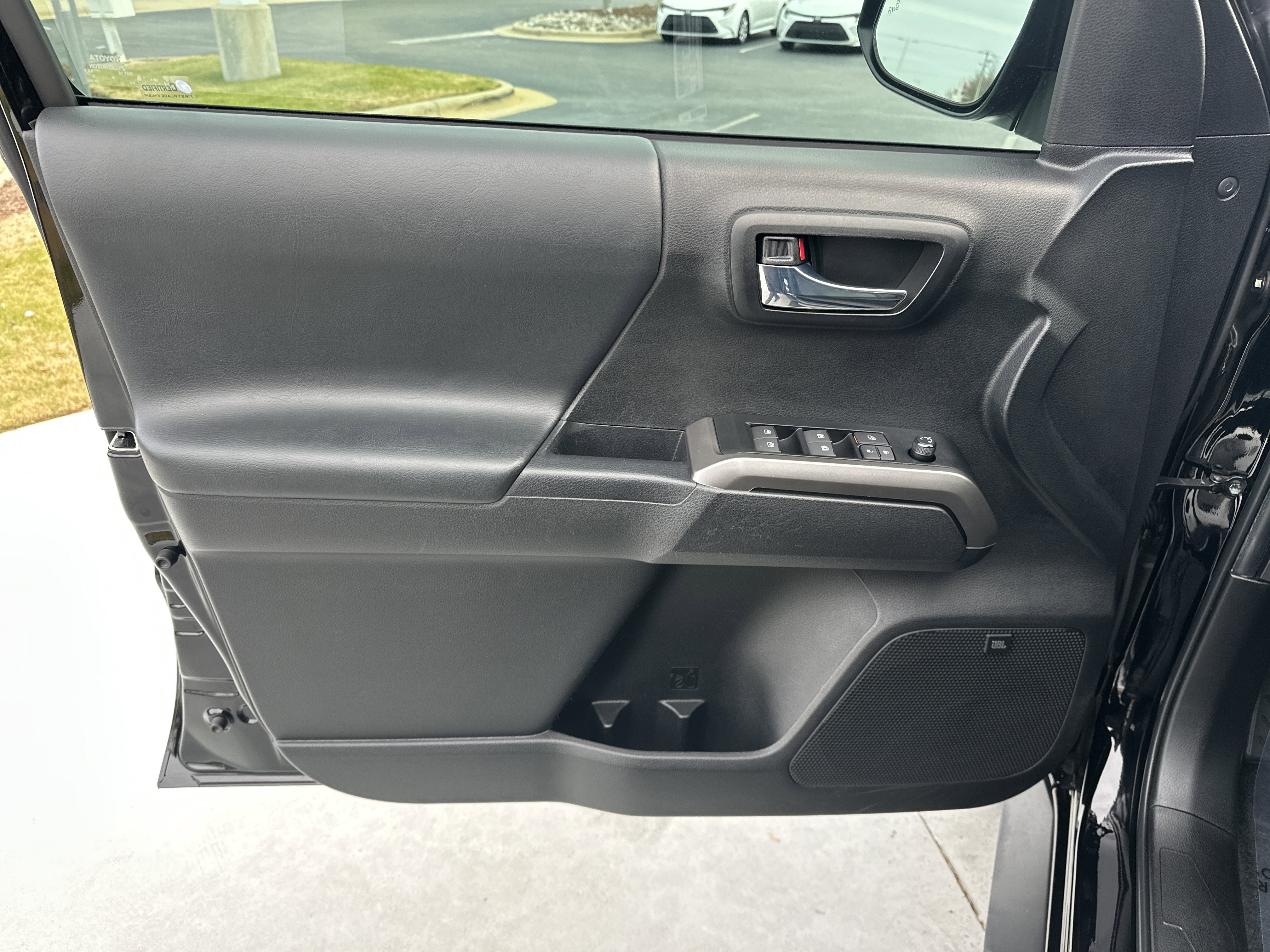 Used 2023 Toyota Tacoma Limited image 14