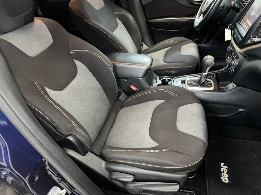 Used 2014 Jeep Cherokee Latitude image 25