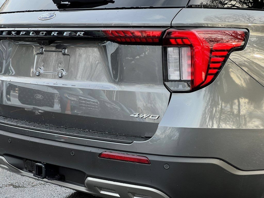 New 2026 Ford Explorer Active w/ Active Comfort Package AWD/4WD image 5