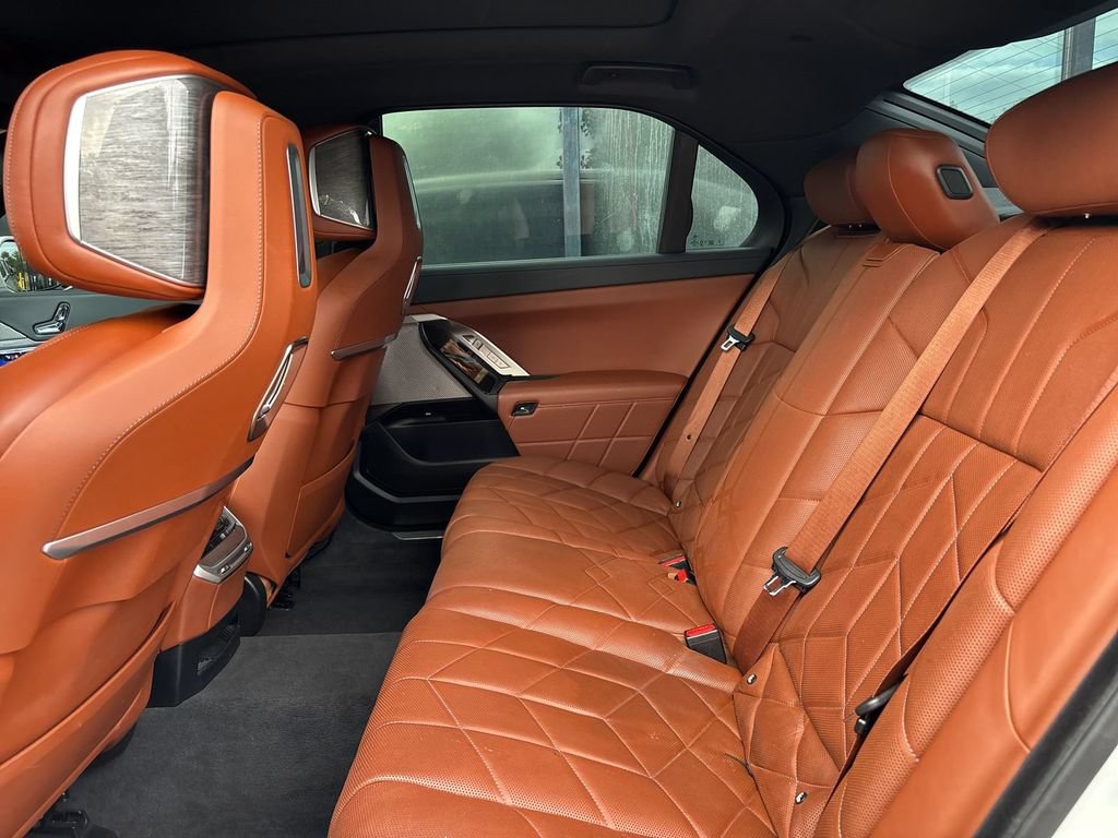 Certified 2024 BMW i7 eDrive50 RWD image 14