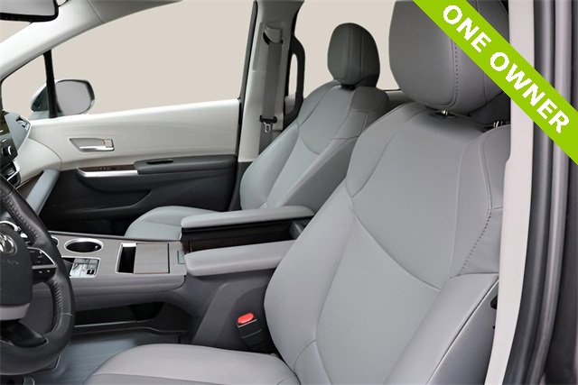 Used 2024 Toyota Sienna XLE image 13