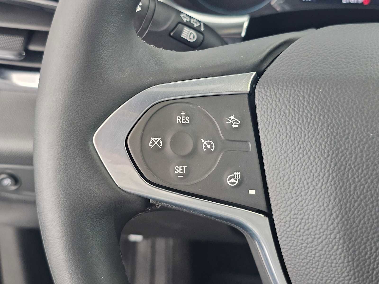 Used 2023 Chevrolet Traverse LT w/ LT Premium Package FWD image 29