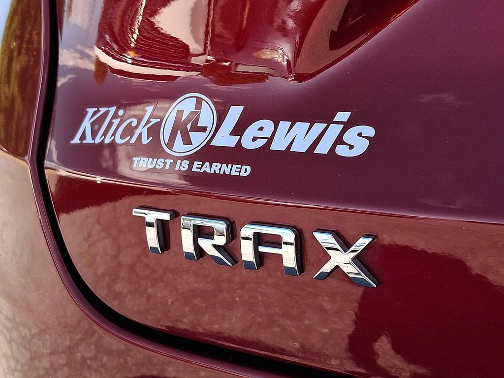 Used 2024 Chevrolet Trax LT w/ Driver Confidence Package FWD image 33