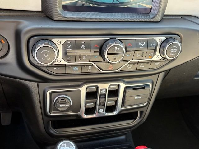 Used 2022 Jeep Wrangler Unlimited Sahara image 23