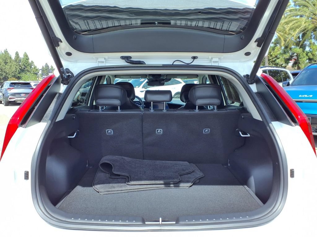 Certified 2024 Kia Niro Wind FWD image 23
