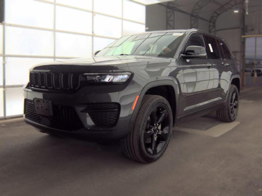 Used 2022 Jeep Grand Cherokee Altitude