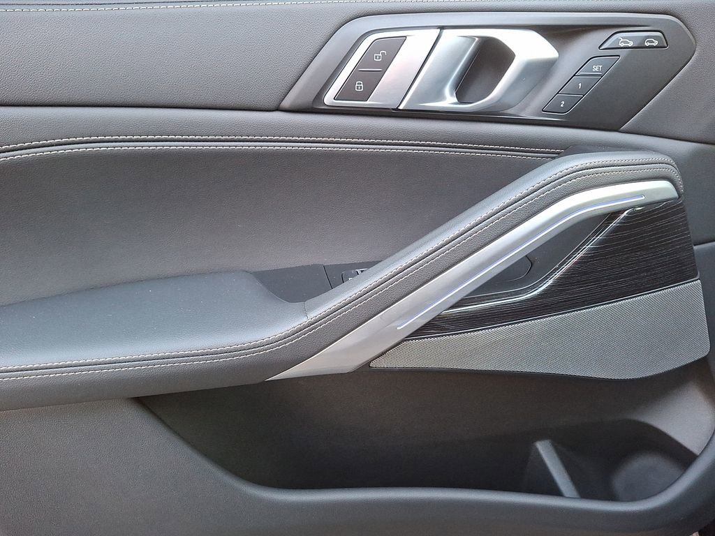 Certified 2024 BMW X6 xDrive40i w/ Premium Package image 8