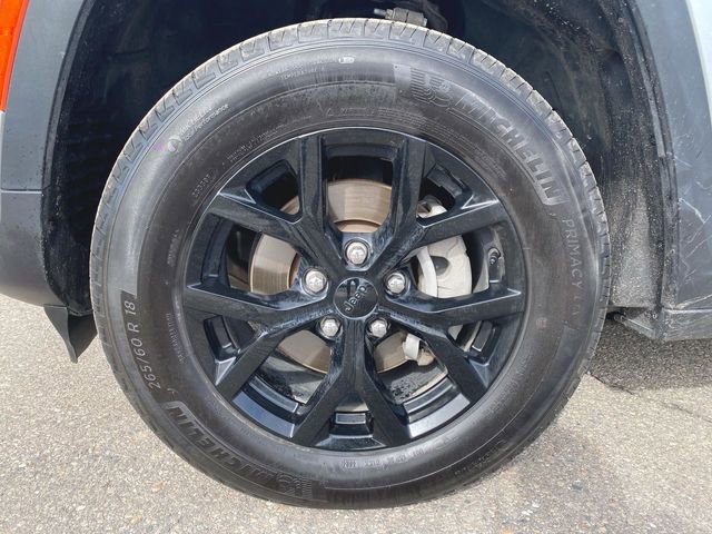 Used 2025 Jeep Grand Cherokee Altitude AWD/4WD image 31