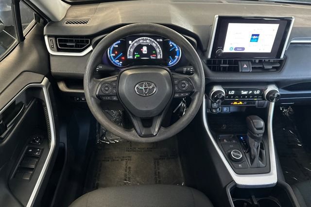 Used 2023 Toyota RAV4 LE AWD/4WD image 18
