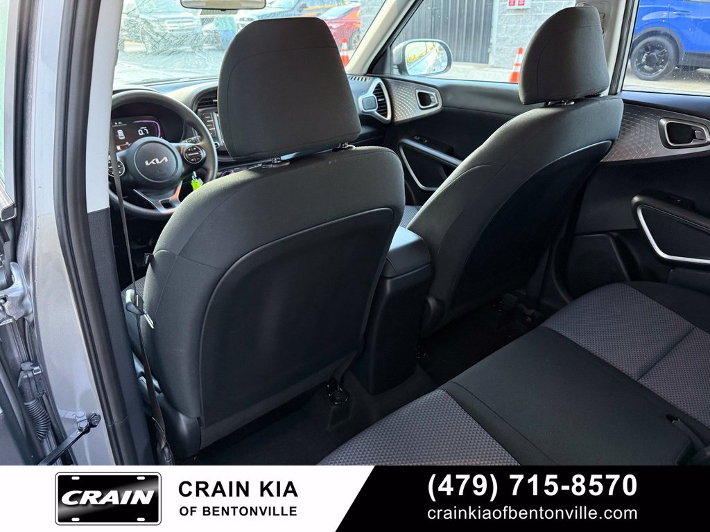 Certified 2025 Kia Soul LX w/ LX Technology Package FWD image 26