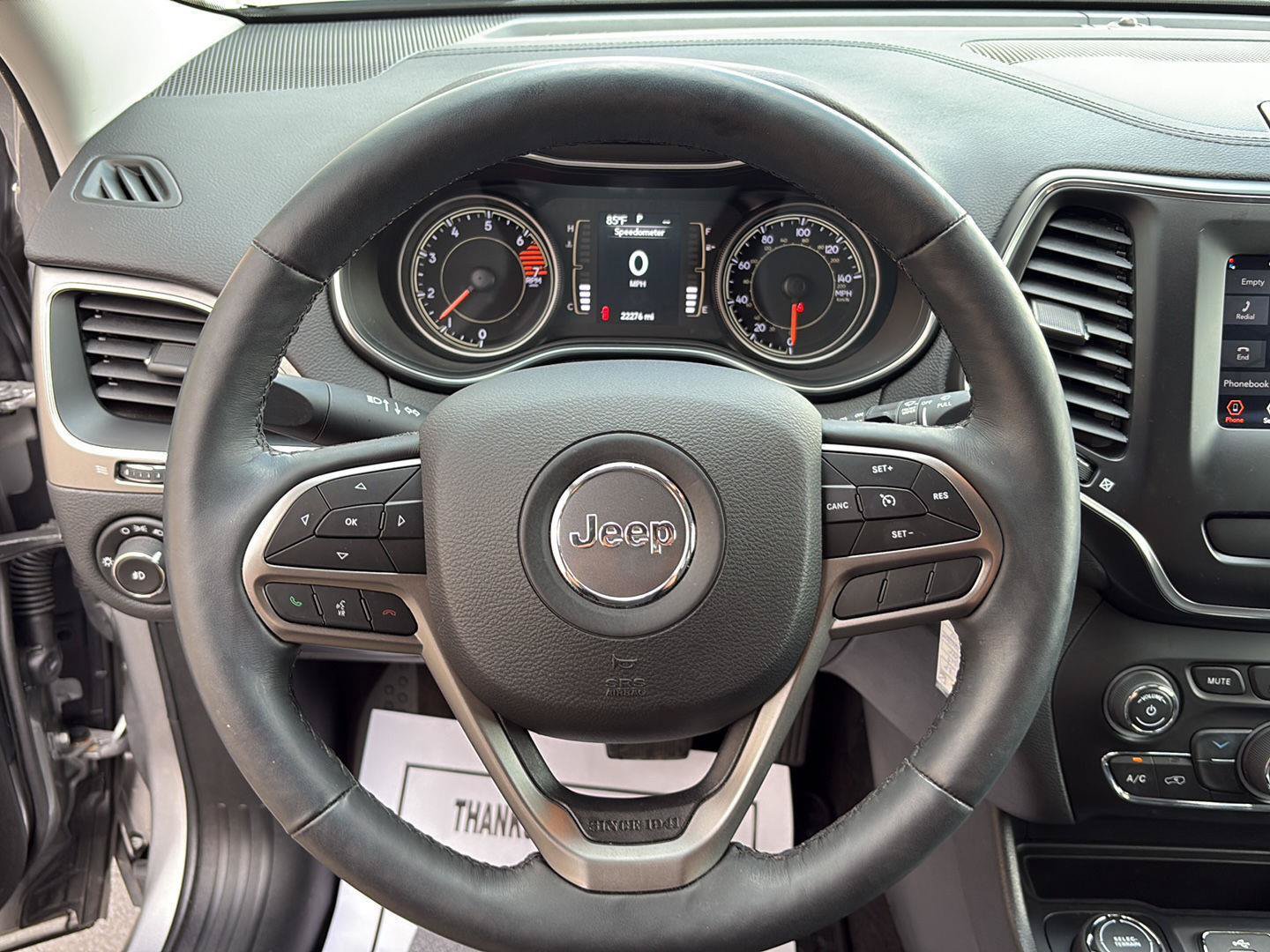 Used 2019 Jeep Cherokee Latitude w/ Cold Weather Group AWD/4WD image 8
