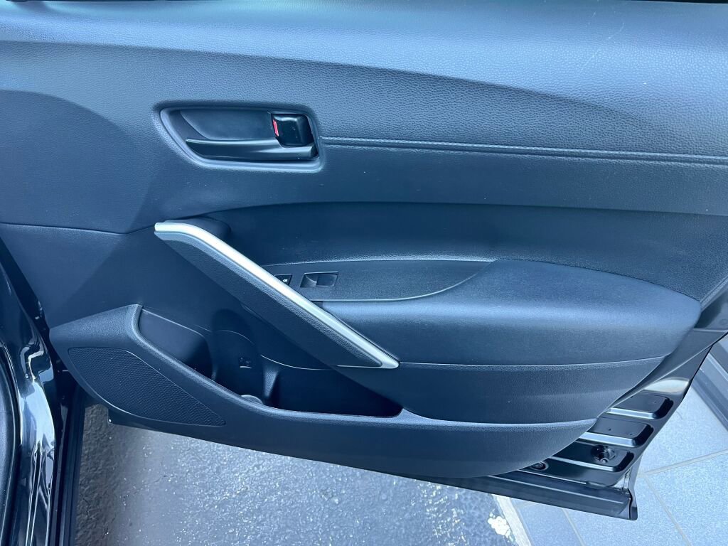Used 2022 Toyota Corolla Cross LE w/ Moonroof Package FWD image 30