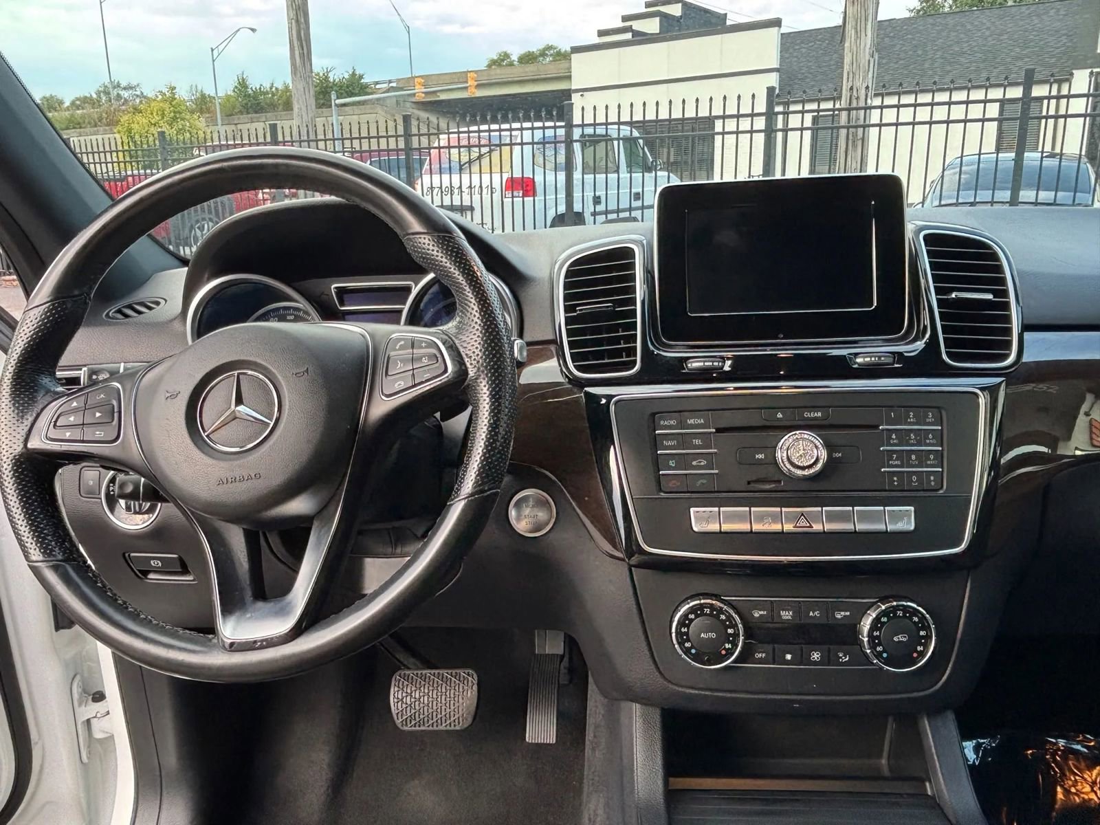Used 2018 Mercedes-Benz GLE 350 image 31