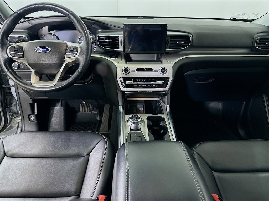 Used 2022 Ford Explorer XLT w/ Equipment Group 202A image 19
